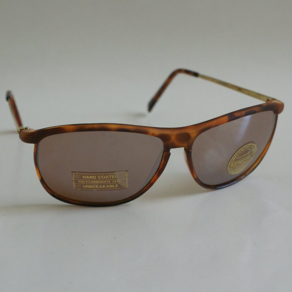 NWT True Vintage graphite Sports Coppermax lens tech sunglasses